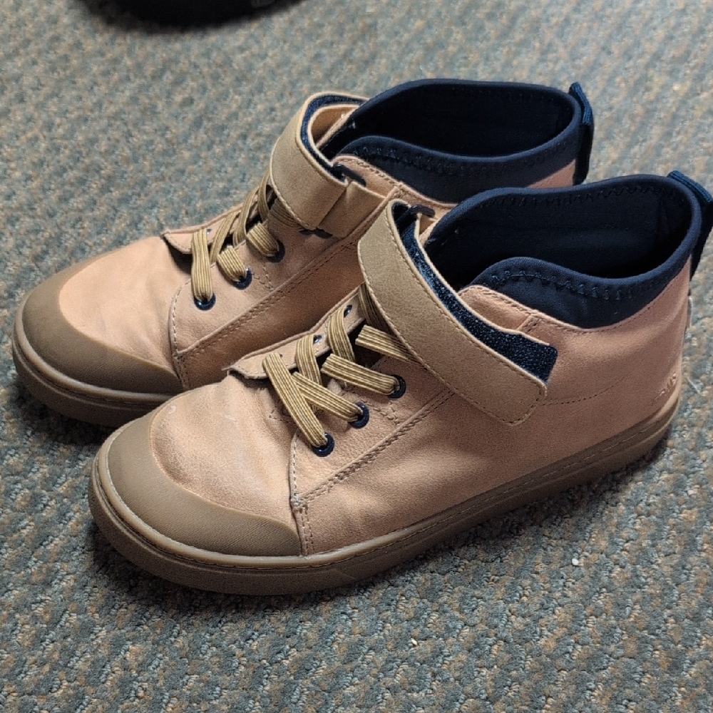 Toms Tan and Brown Canvas Sneakers